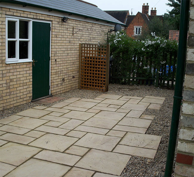 Walling and Fencing Services Bedfordshire